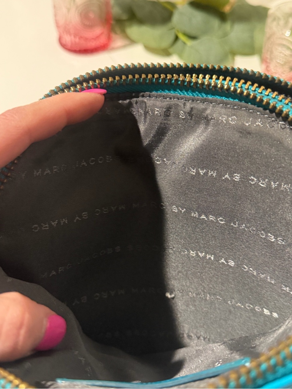 Marc by Marc Jacob’s Downtown Lola Crossbody - Picture 10 of 16
